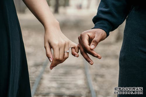 美容花精品国产综合久久精品自在，自然的美容圣品与美丽肌肤的亲密对话